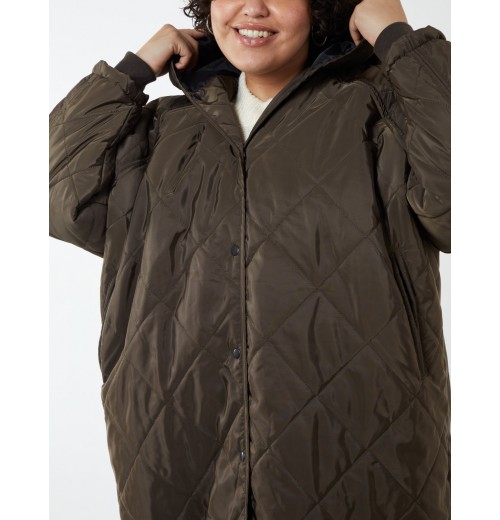 Curve Diamond Quilted Coat